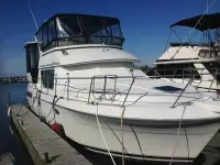 Carver 370 Aft Cabin 