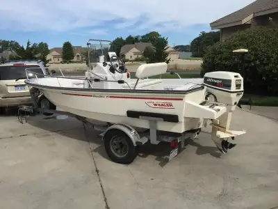 Boston Whaler Dauntless