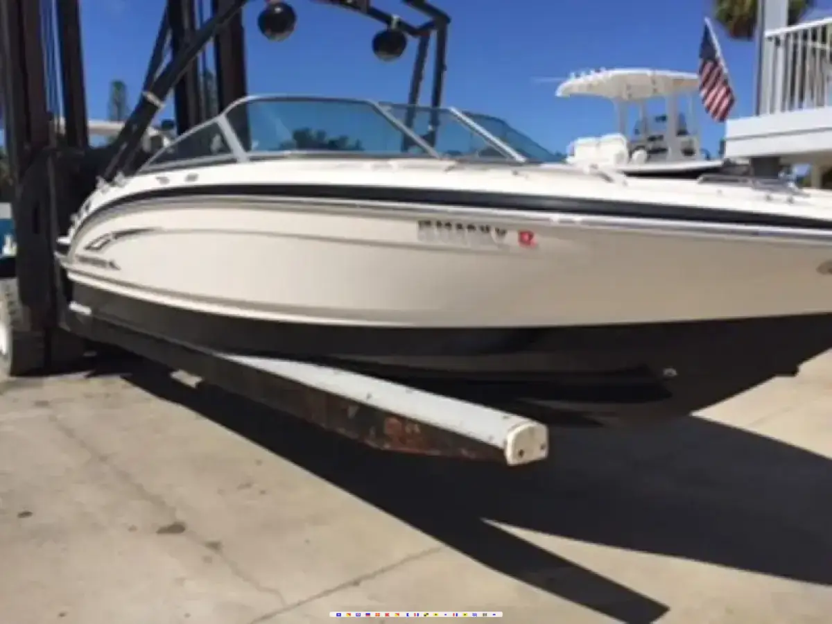 Chaparral 216 SSi Chaparral 216 SSi