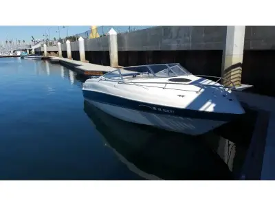 Four Winns 225 sundowner 