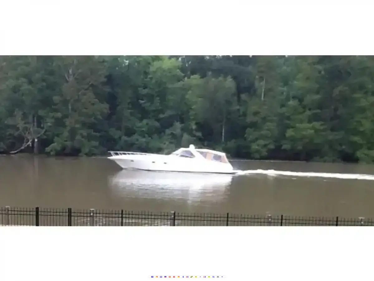 Fountain 48 Express Cruiser 
