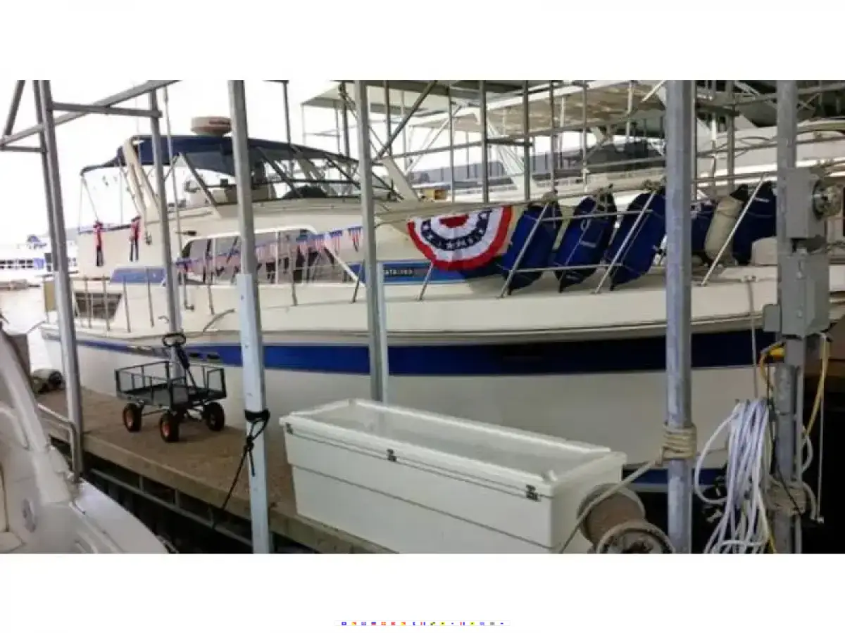Chris Craft Catalina 