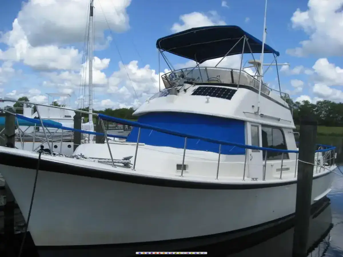 Hatteras 42 LRC Hatteras 42 LRC