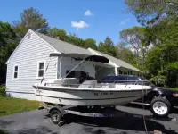 Boston Whaler 