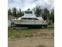 Carver Cabin Cruiser 