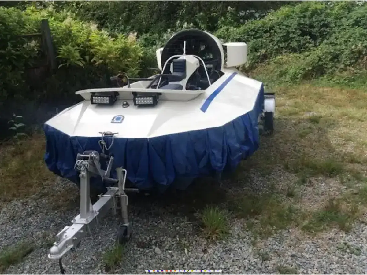 Hovercraft 13 