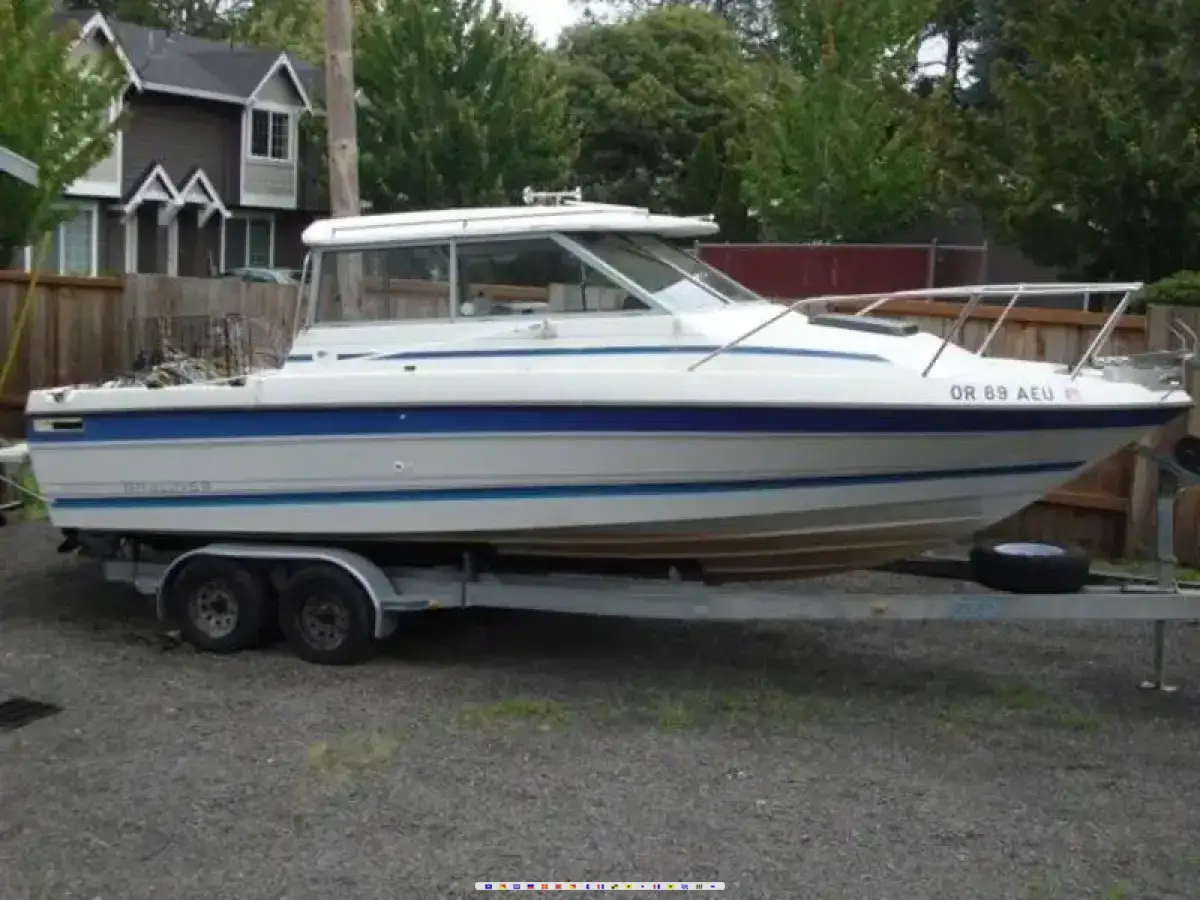 Bayliner Trophy 