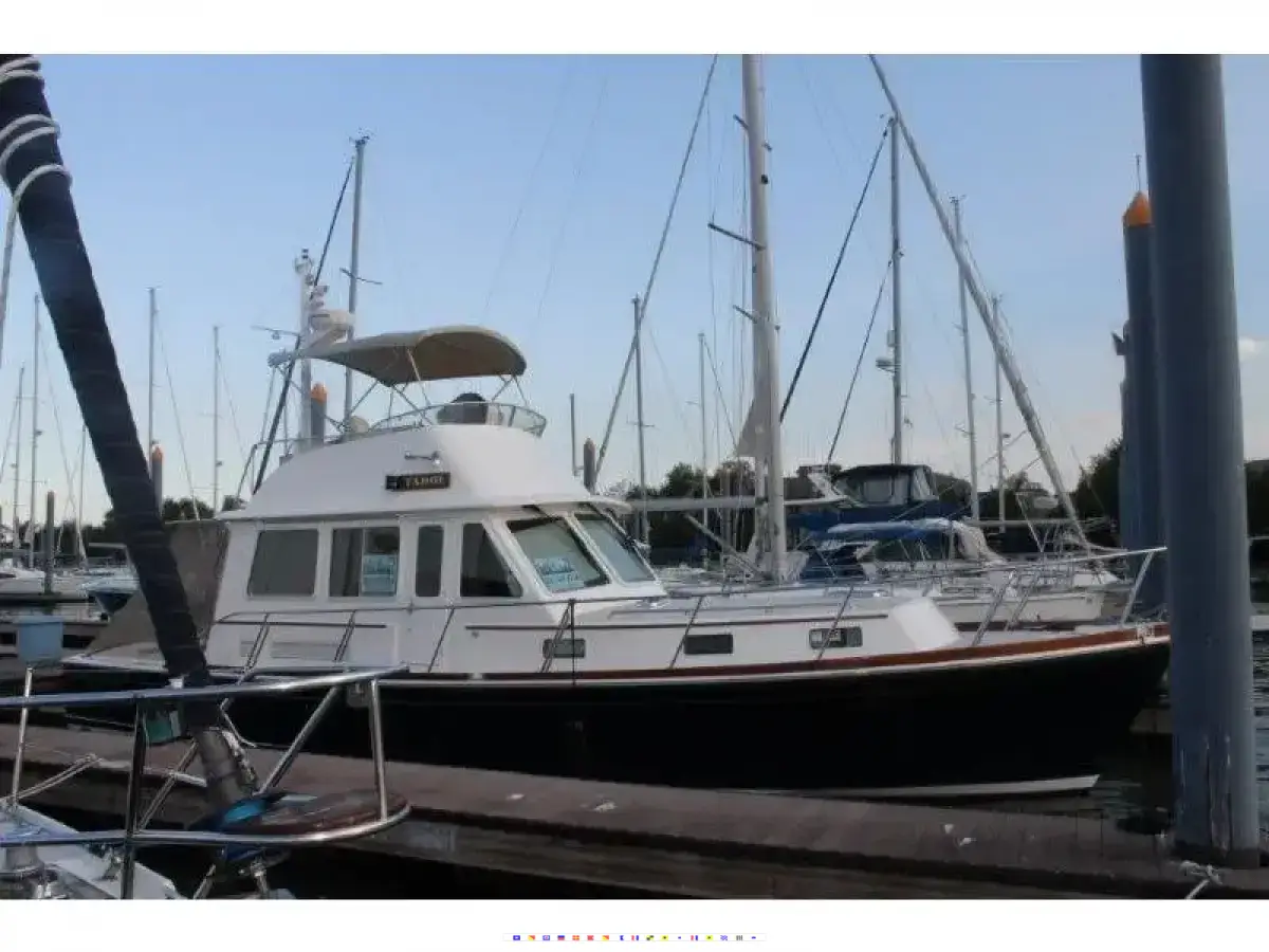 Grand Banks Eastbay 43 