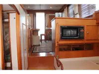 Grand Banks Eastbay 43 