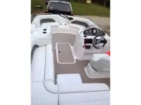 Hurricane Sundeck Sport 201 Deckboat 