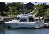 Bayliner 3488 Avanti Command Bridge 