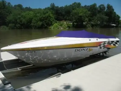 スイート Donzi Powerboats - Page 5