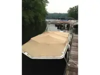 Hurricane Fundeck 201 Deckboat 
