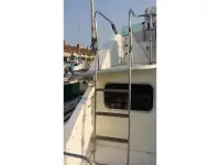 Bertram Flybridge Cruiser 