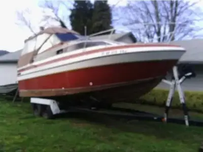 Reinell Cabin Cruiser 