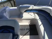 Hurricane Sun Deck  Deckboat 