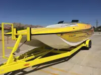 Advantage 28 Sport Cat Bow Rider