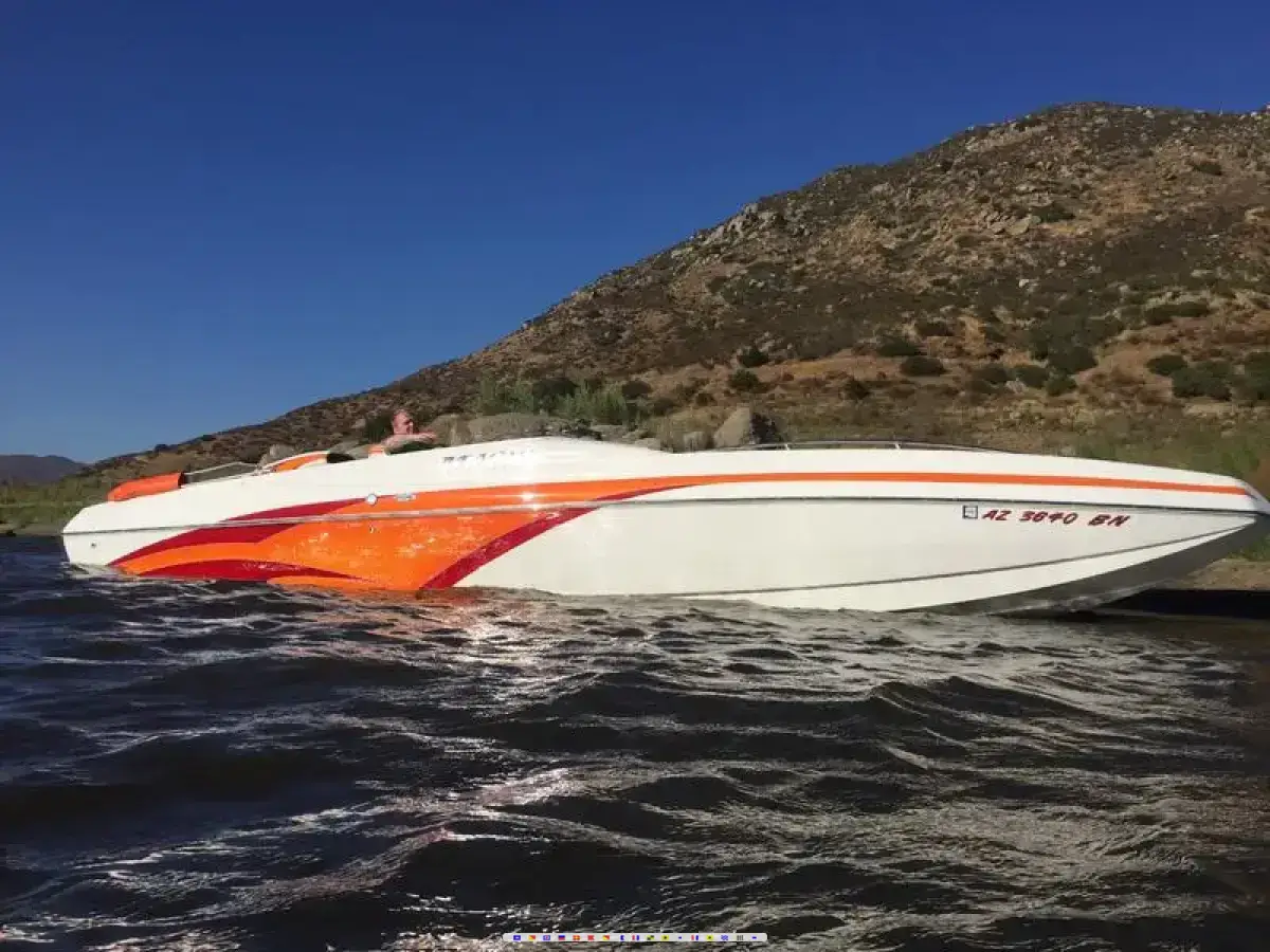 Magic 28 deck boat 