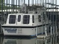 Boatel Tri Cabin
