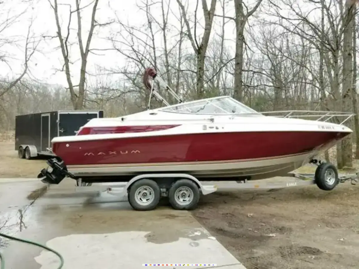 ハル 1997 Maxum SC powerboat for sale in Michigan