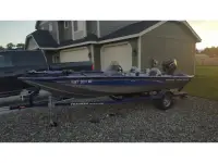 Tracker Pro Team 175 TXW 