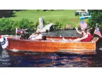 Chris Craft Deluxe Utility 