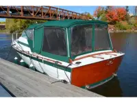 Chris Craft Cutlass Cavalier 
