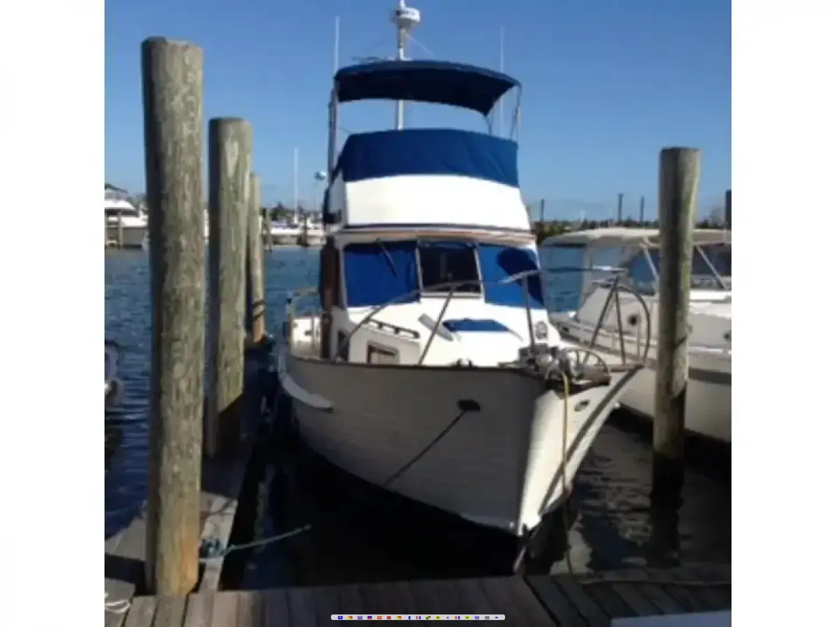Island Gypsy 32 Sedan 