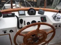 Island Gypsy 32 Sedan