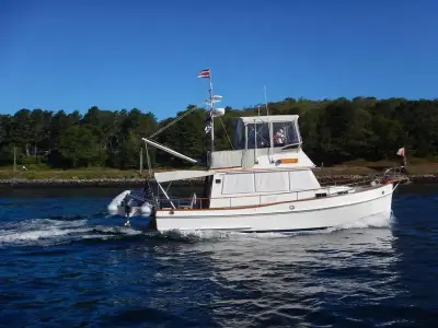 Grand Banks Sedan