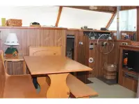 Chris Craft Corinthian Sun Deck trawler 