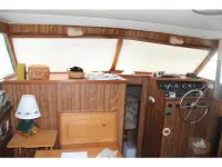 Chris Craft Corinthian Sun Deck trawler 