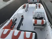 Domn8er DECK BOAT
