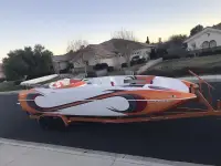 Domn8er DECK BOAT