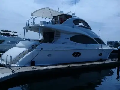 Lazzara 68 Pilothouse 