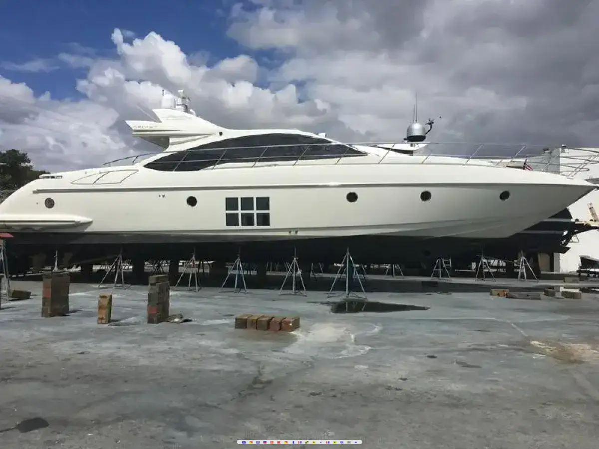 Azimut 68s 