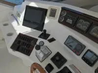Sea Ray Sedan Bridge 56