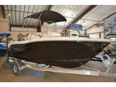 Robalo R180