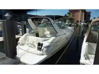 Cruisers 320 Express 