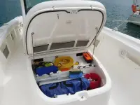 Boston Whaler Outrage 370 
