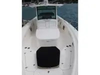 Boston Whaler Outrage 370 