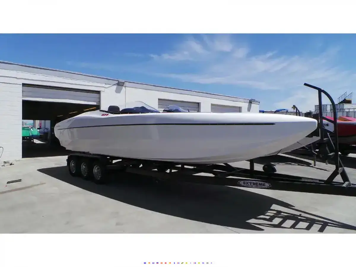 Ultra Custom Boats 28 Shadow Deck Boat 