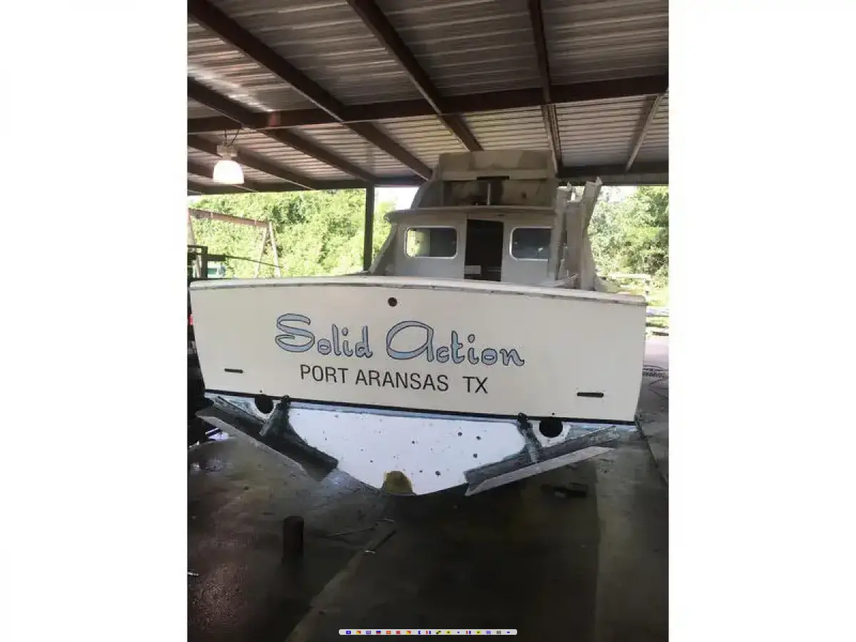 Bertram Flybridge Sportfish 