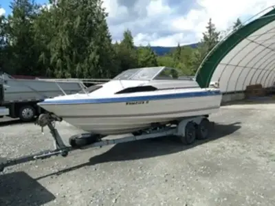 Bayliner Capri 