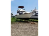 Marinette Sedan Flybridge Cruiser