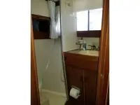 Marinette Sedan Flybridge Cruiser