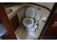 Tiara 27 