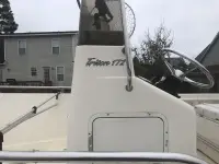 Sea Hunt Tritan 172 