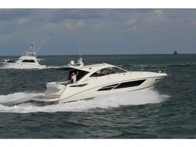 Sea Ray Express Cruiser 