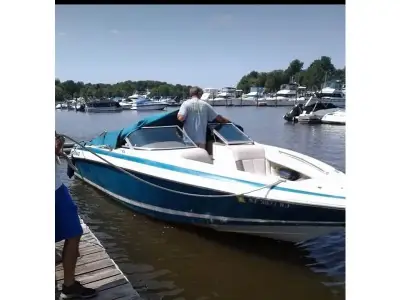 Cobalt 252 Bowrider 